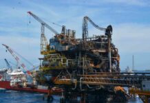 Riesgoso extraer petróleo, reconoce López Obrador